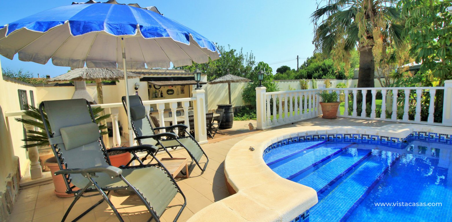 Villa for sale in Monte Zenia swimming pool