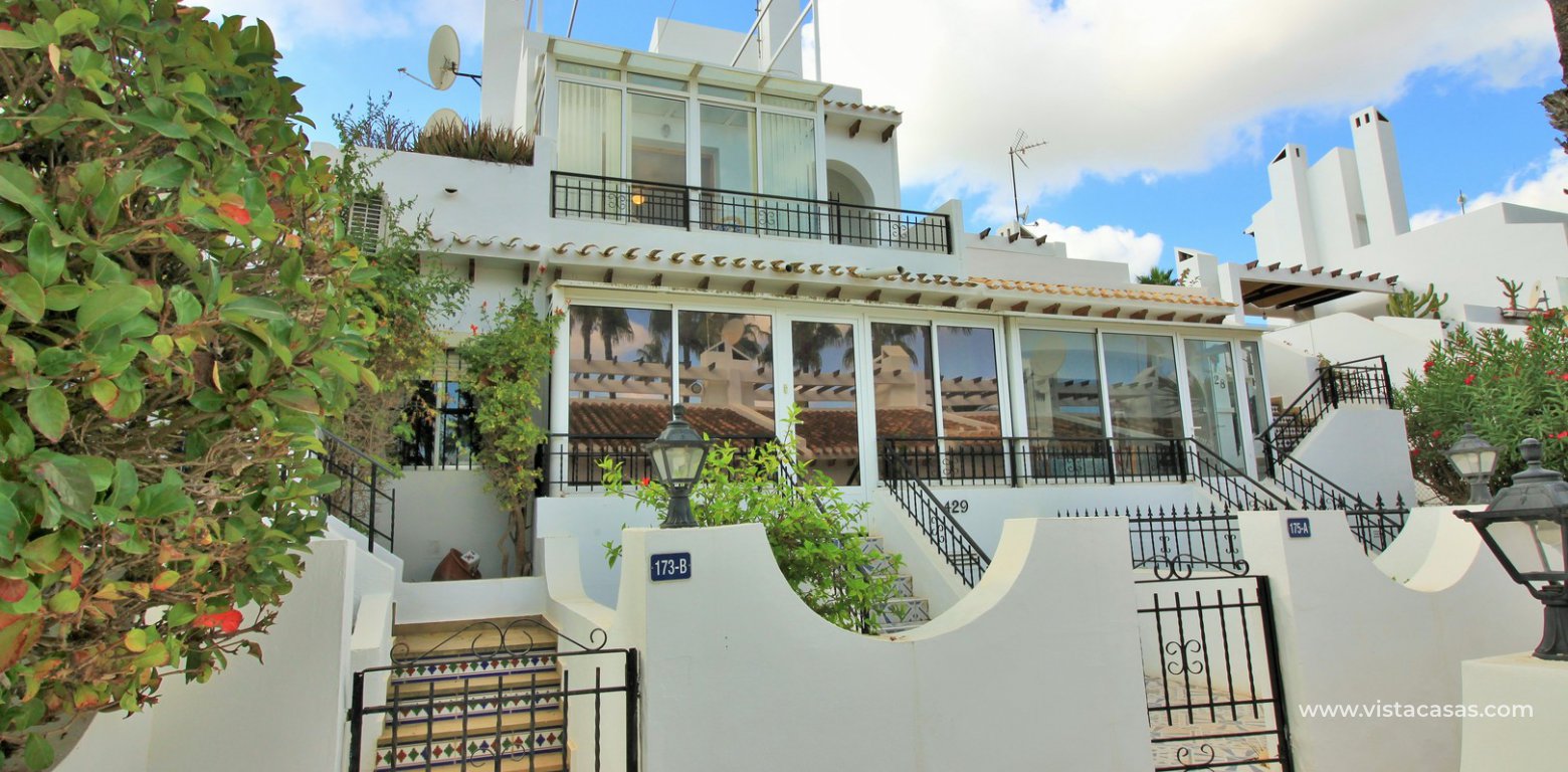 Townhouse for sale in Villamartin exterior