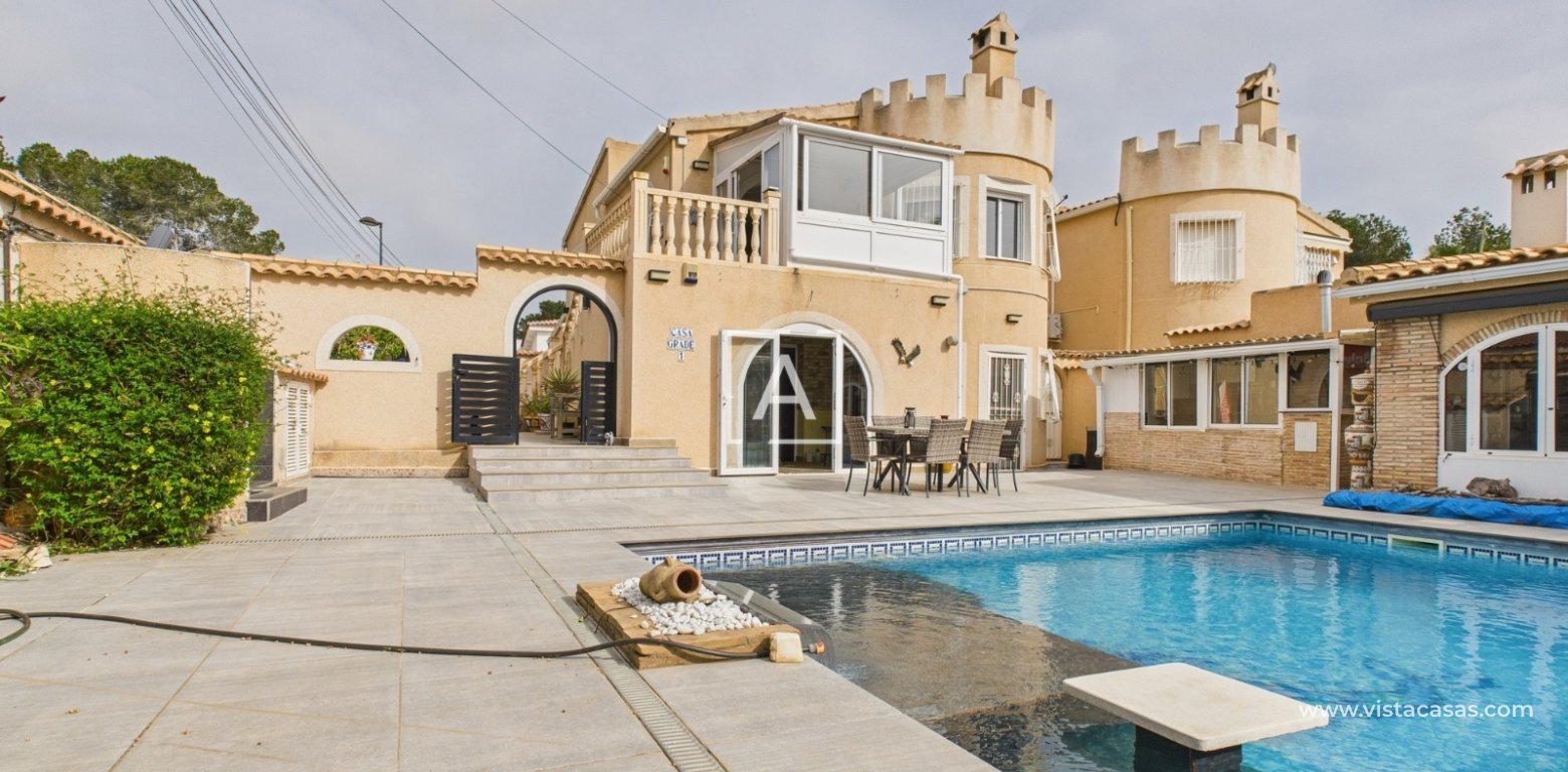 Resale - Villa - Pinar de Campoverde