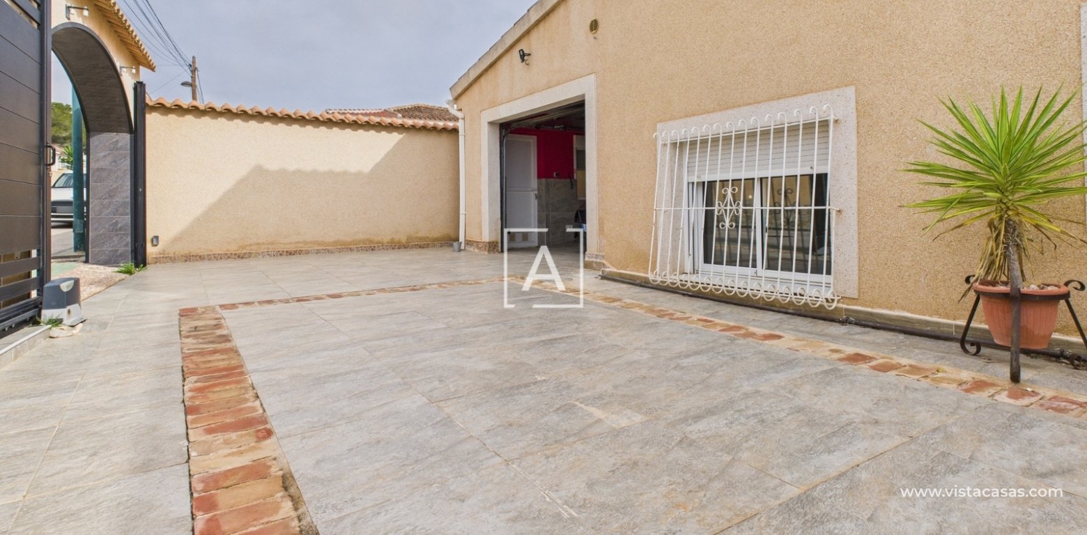 Resale - Villa - Pinar de Campoverde
