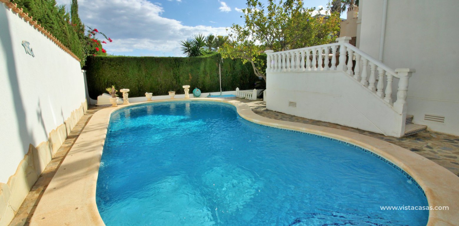 Villa for sale in Villamartin pool