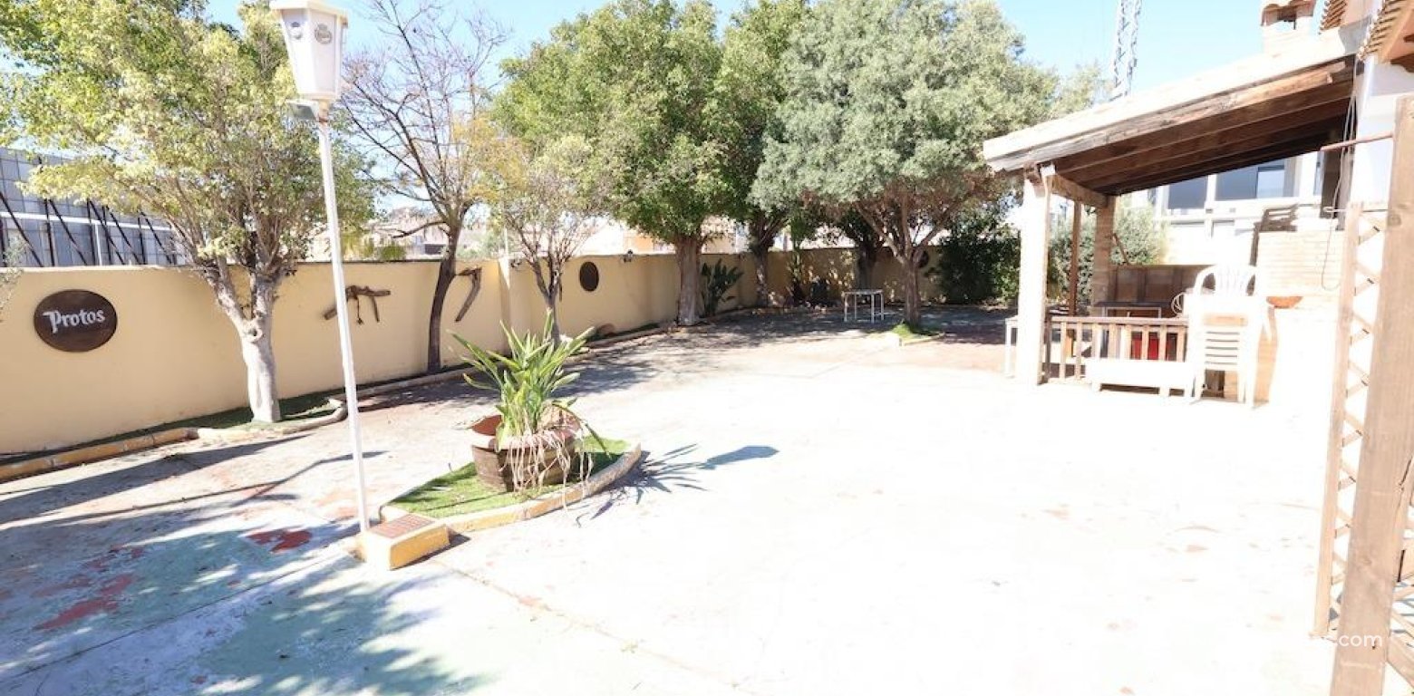 Resale - Villa - La Zenia