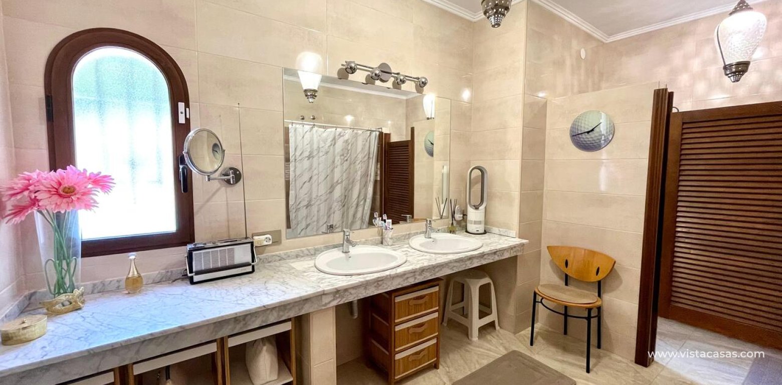 Sale - Villa - Villamartin