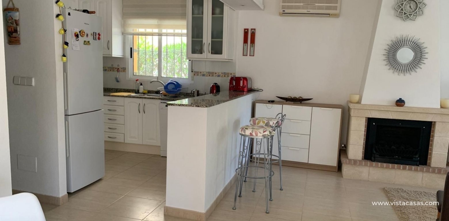 Resale - Villa - El Raso