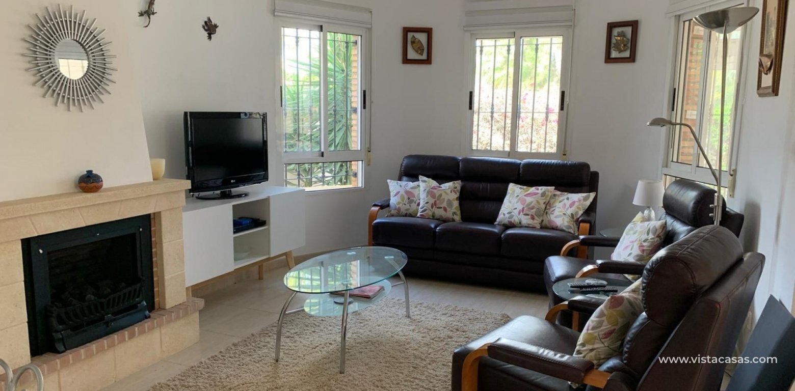 Resale - Villa - El Raso