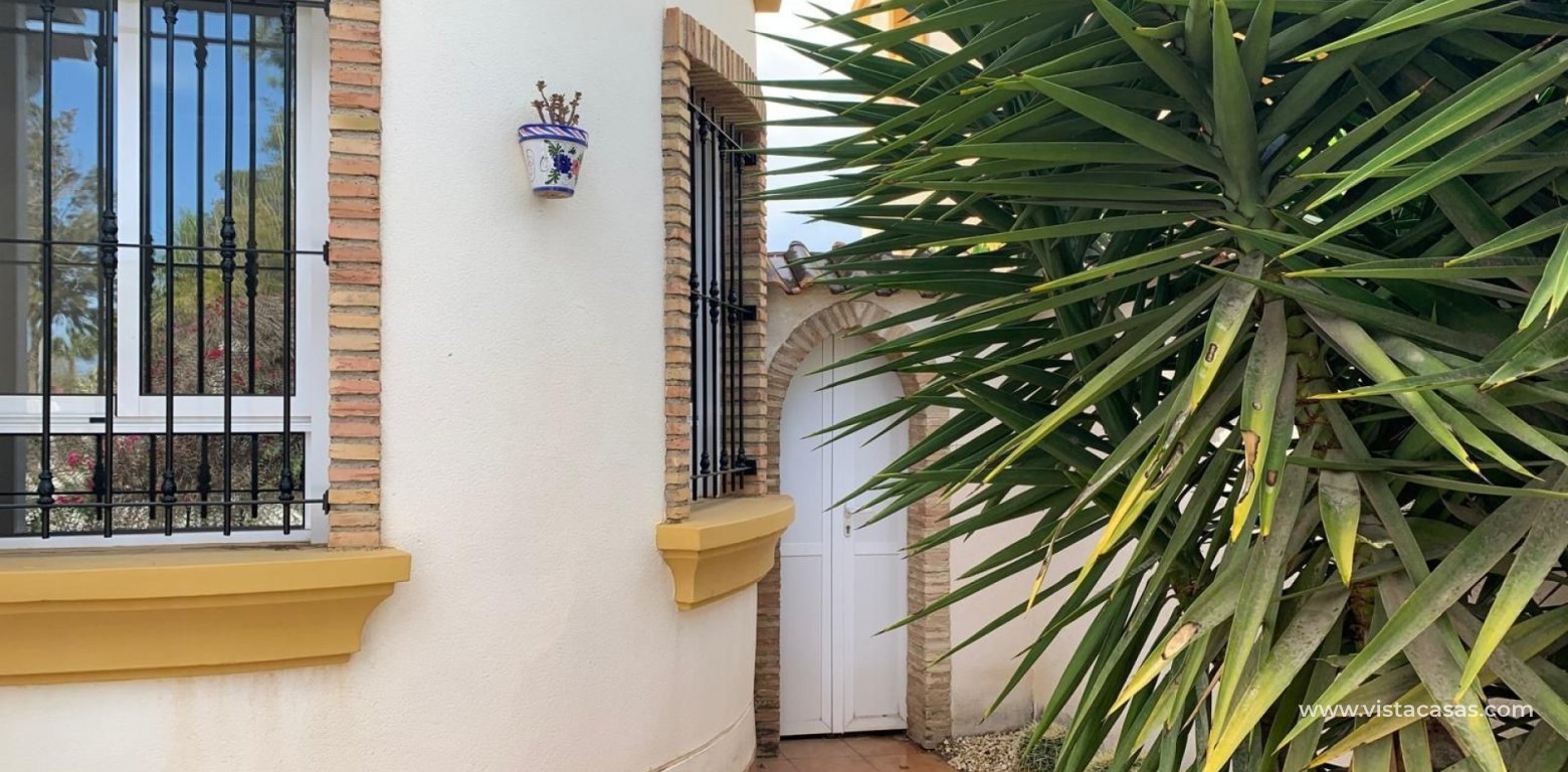 Resale - Villa - El Raso