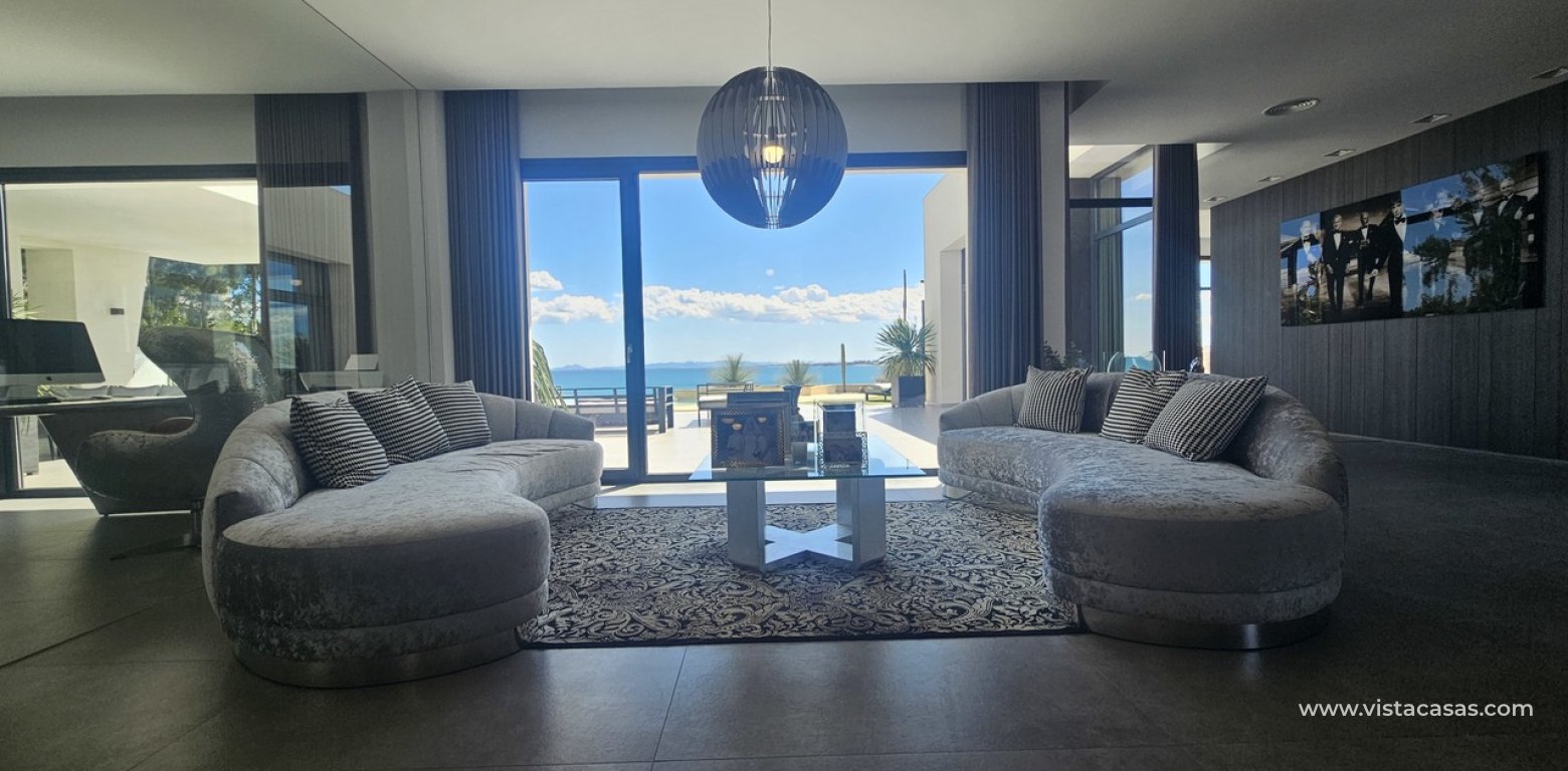 Resale - Villa - Cabo Roig