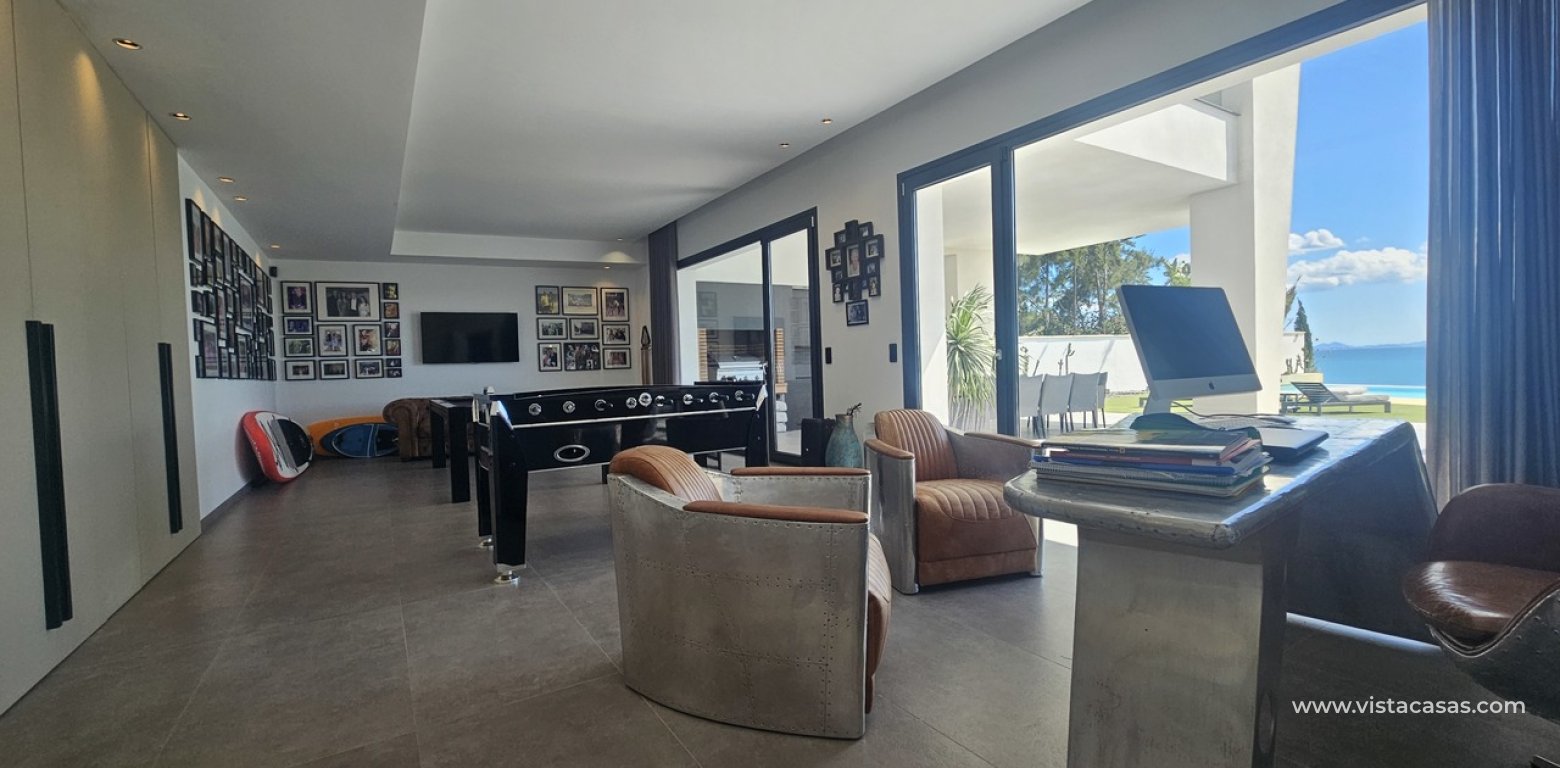 Resale - Villa - Cabo Roig