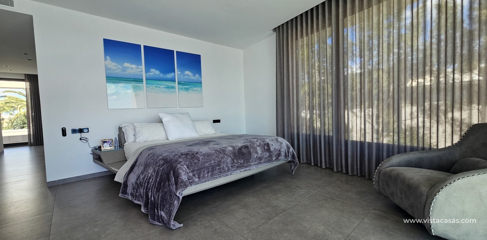 Resale - Villa - Cabo Roig