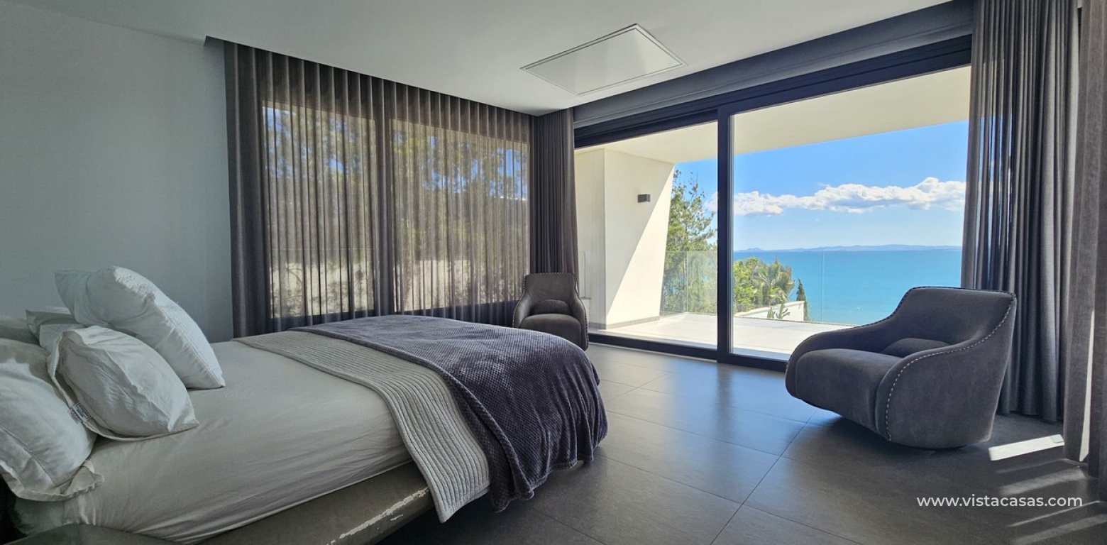 Resale - Villa - Cabo Roig