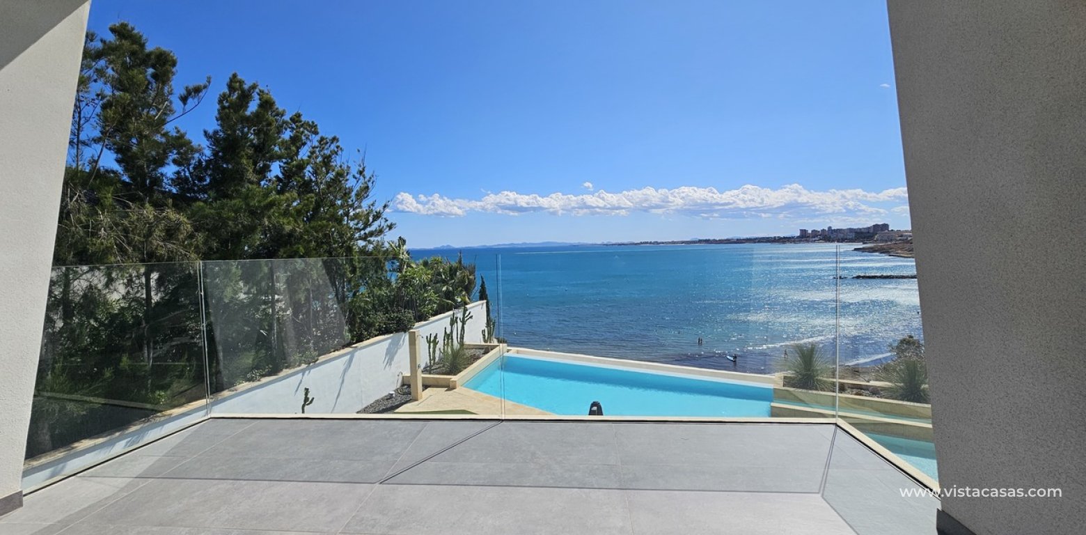 Resale - Villa - Cabo Roig