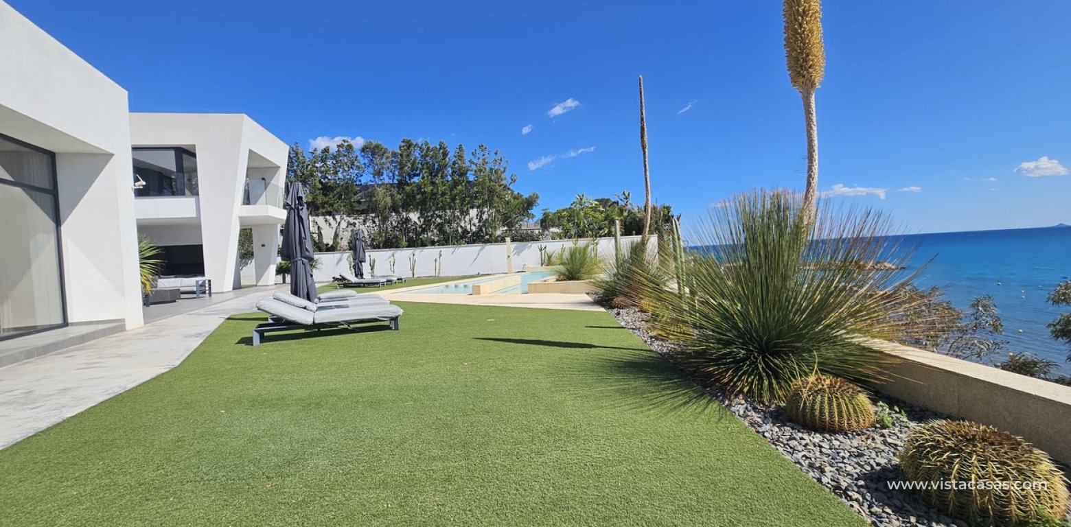 Resale - Villa - Cabo Roig