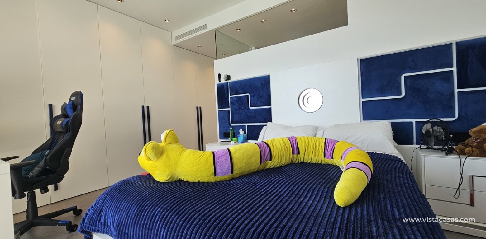 Resale - Villa - Cabo Roig