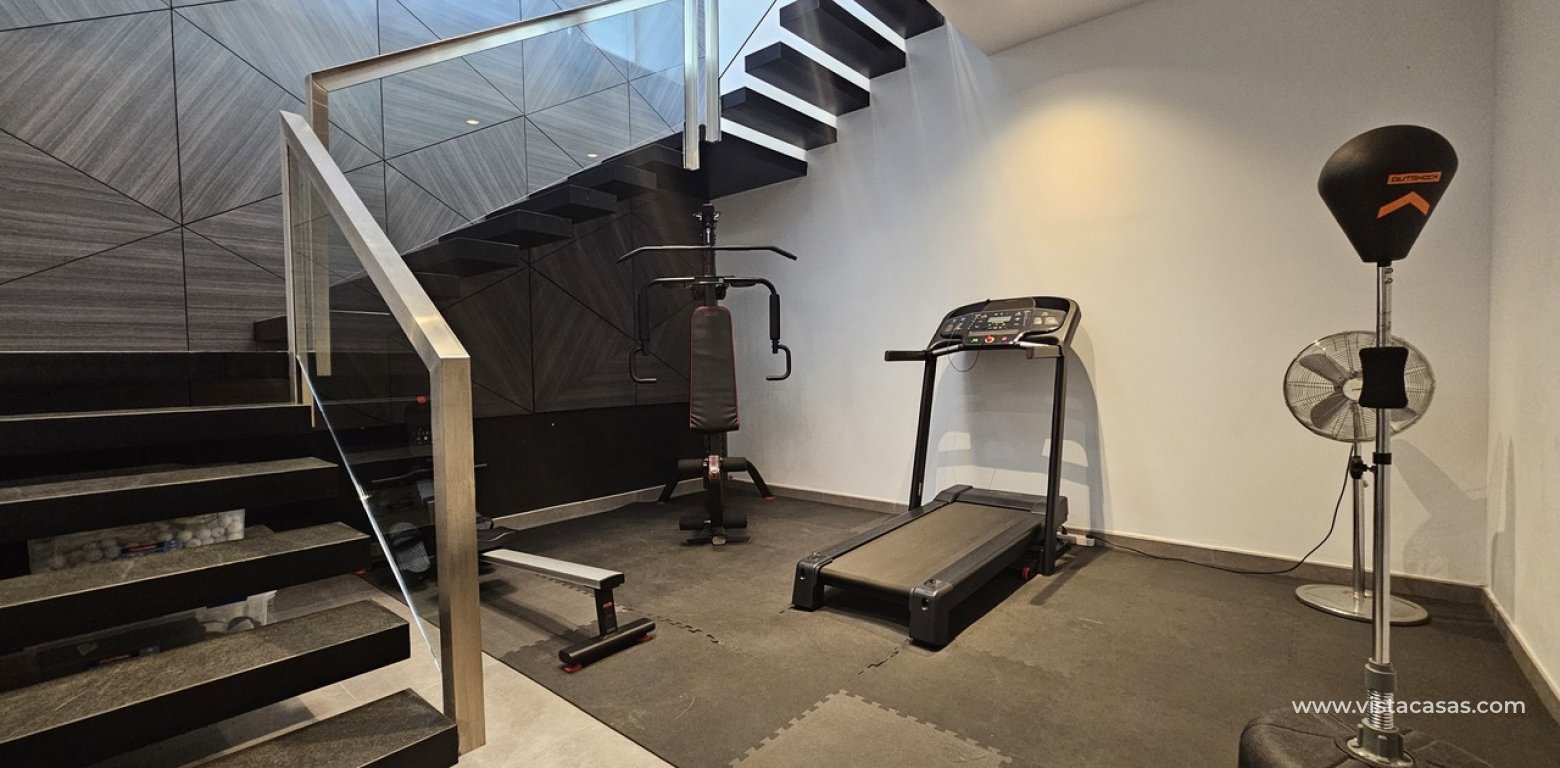 Resale - Villa - Cabo Roig