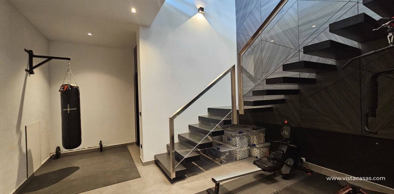 Resale - Villa - Cabo Roig