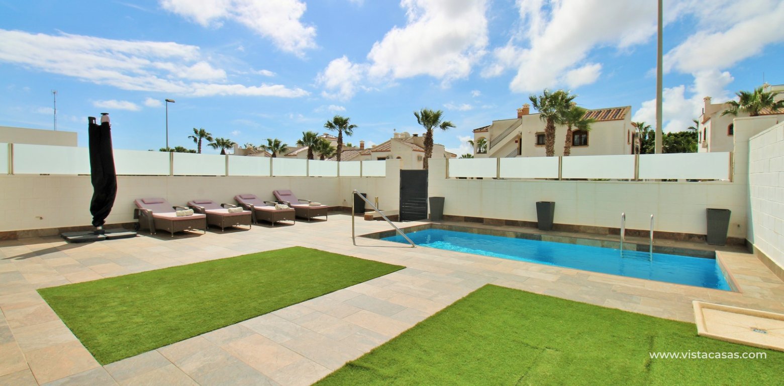 Detached Innova villa for sale Pau 8 Villamartin garden