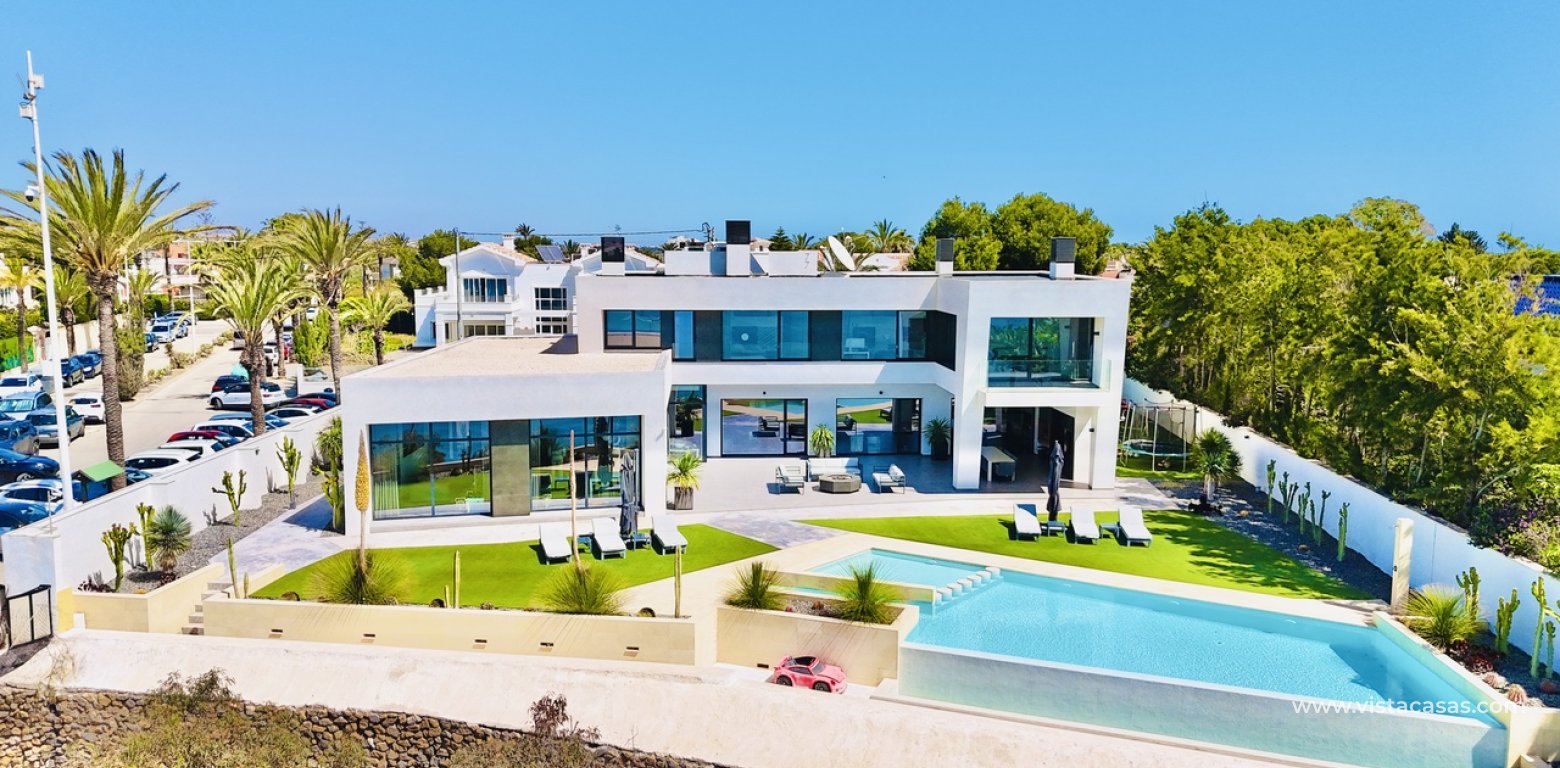 Resale - Villa - Cabo Roig
