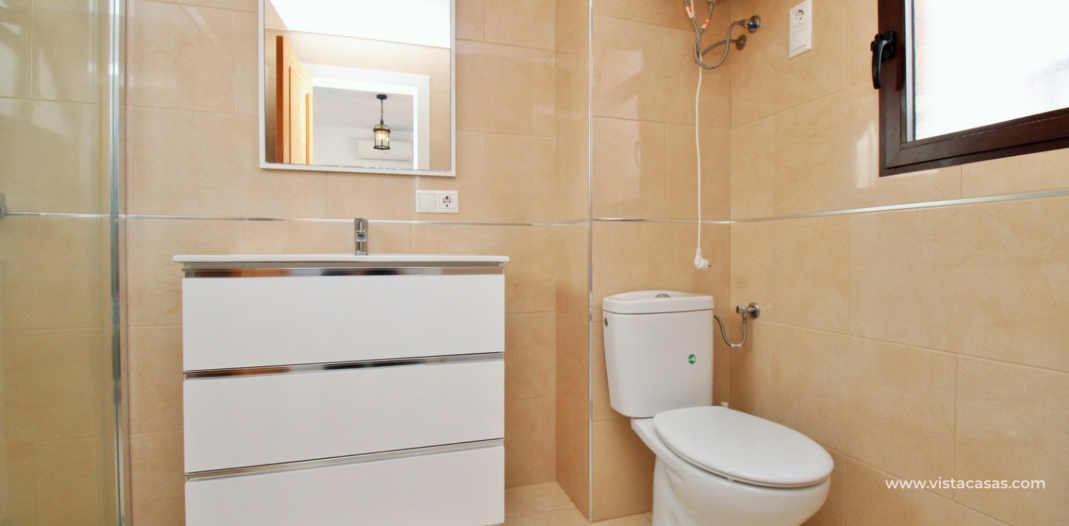 Lola bungalow pool views for sale Pau 8 M7 Villamartin annex en-suite