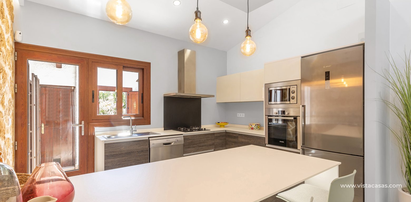 Resale - Villa - Punta Prima