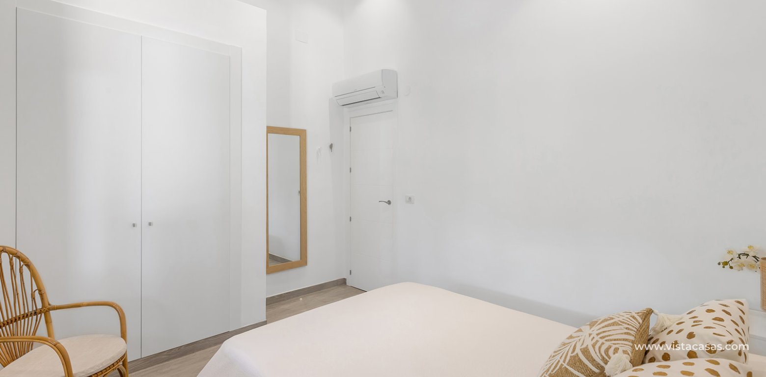 Resale - Villa - Punta Prima