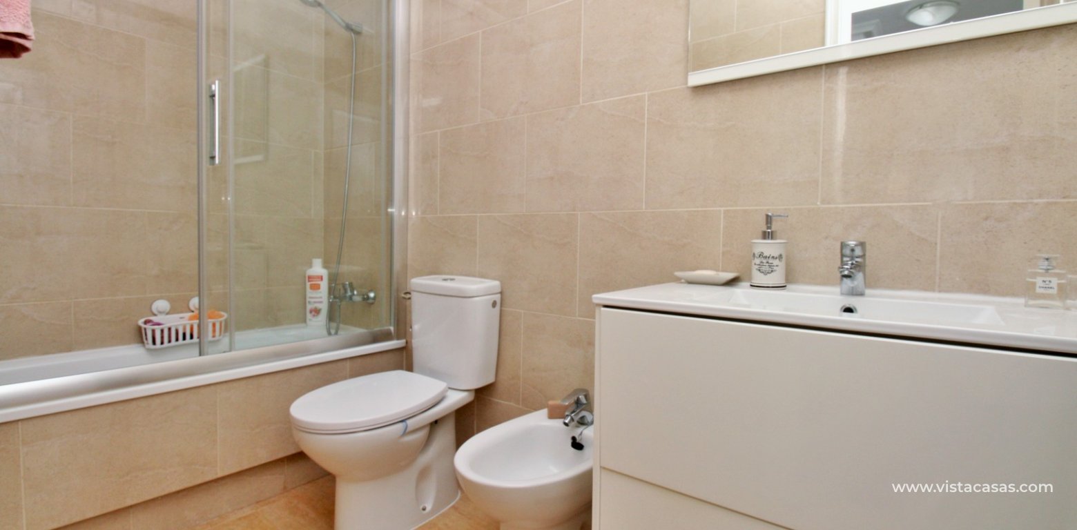 Quad house for sale Torregolf 4 Pau 8 Villamartin bathroom