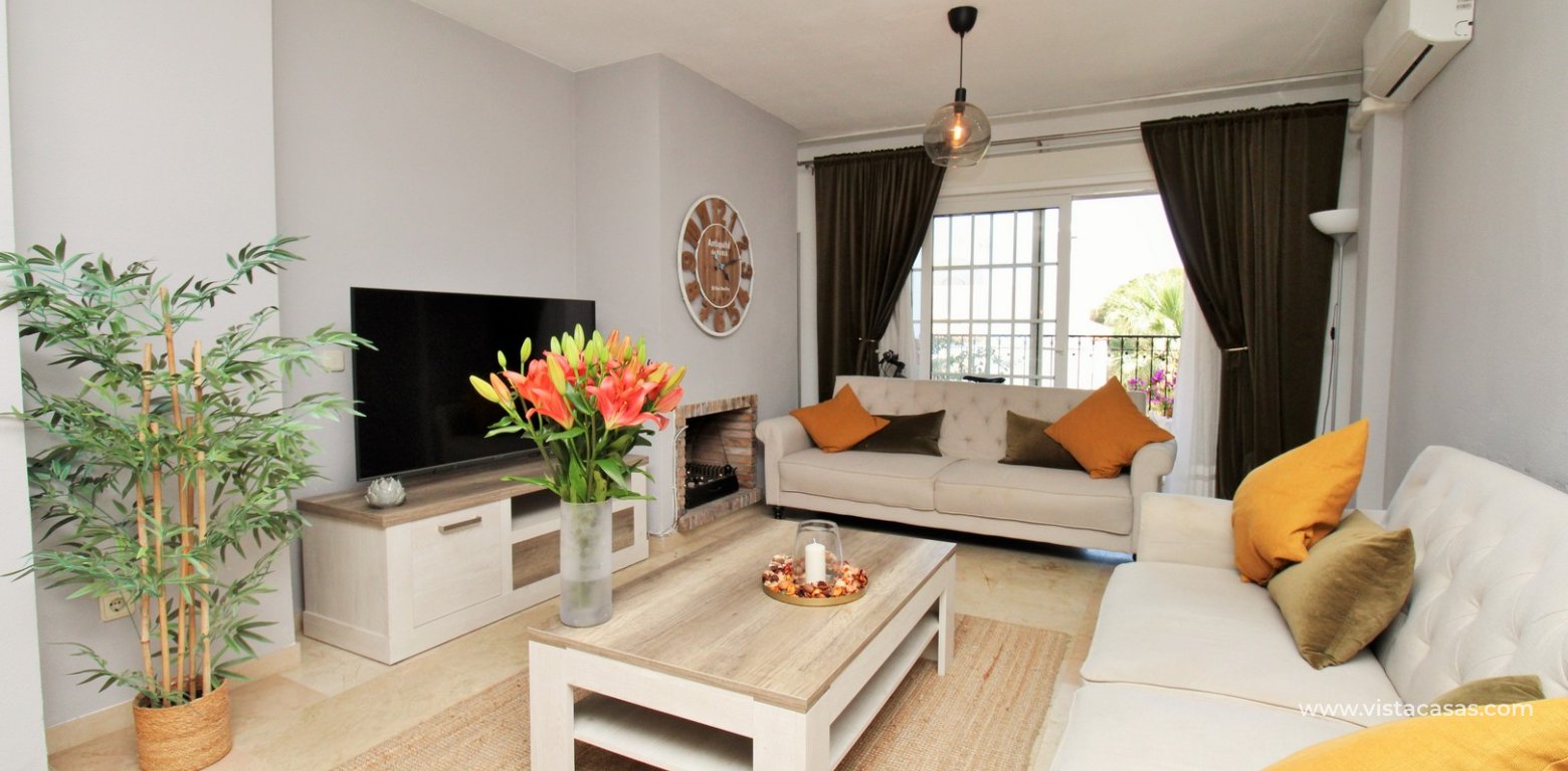 Renovated apartment in the Villamartin Plaza Villagolf lounge 2