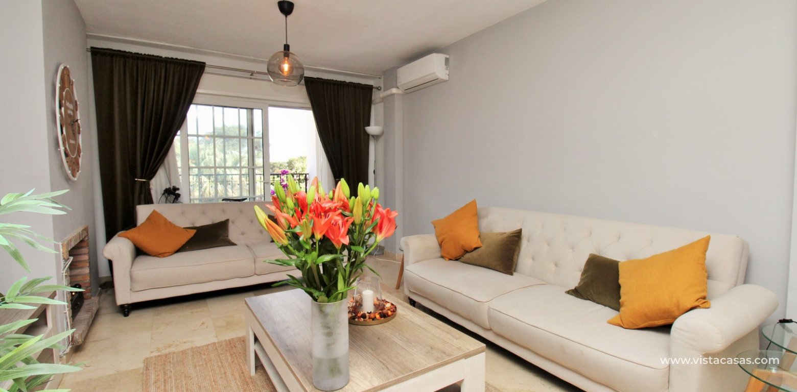 Renovated apartment in the Villamartin Plaza Villagolf lounge 3