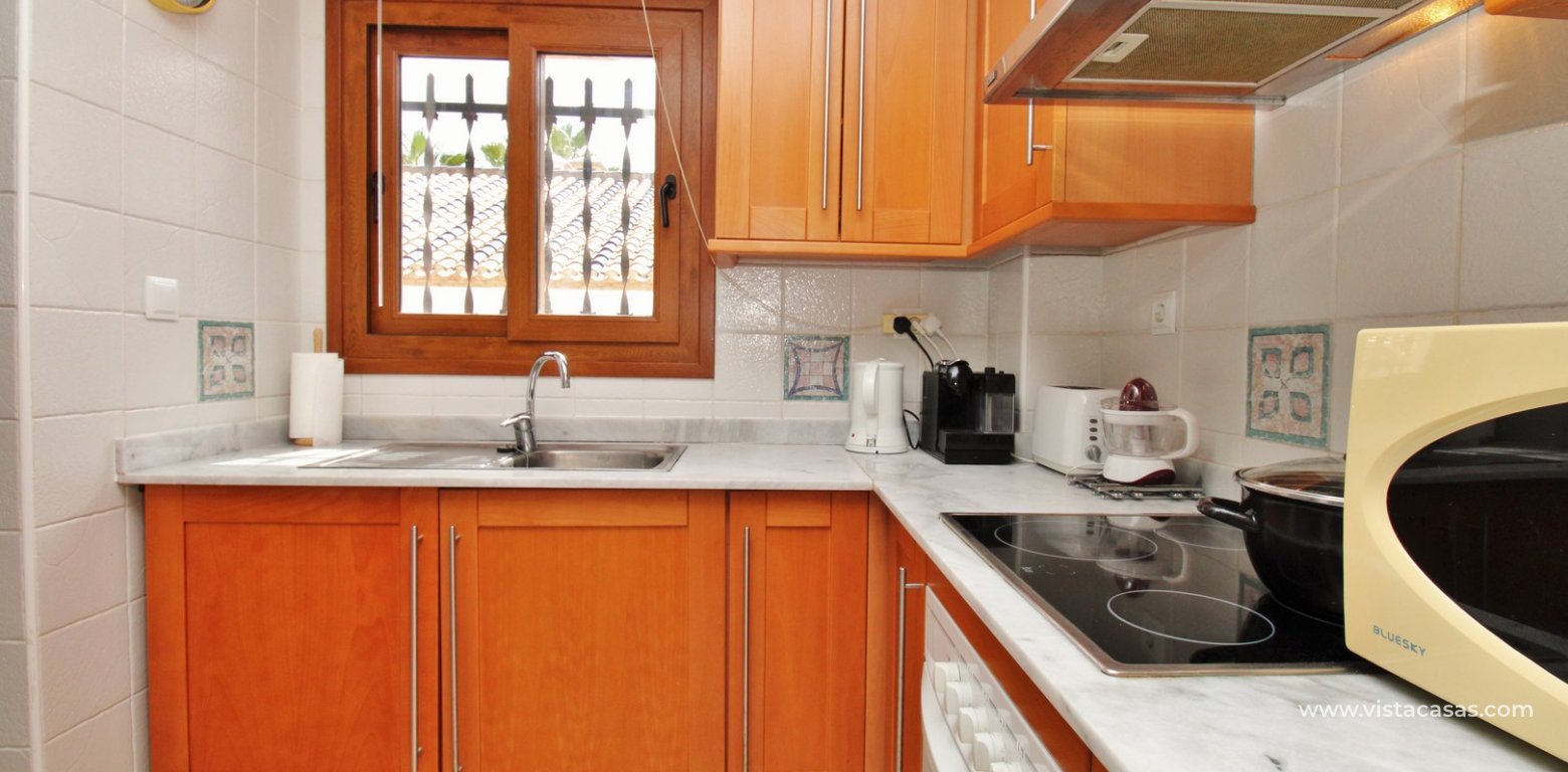 Penthouse apartment for sale Pau 8 Villamartin fitted kitchen