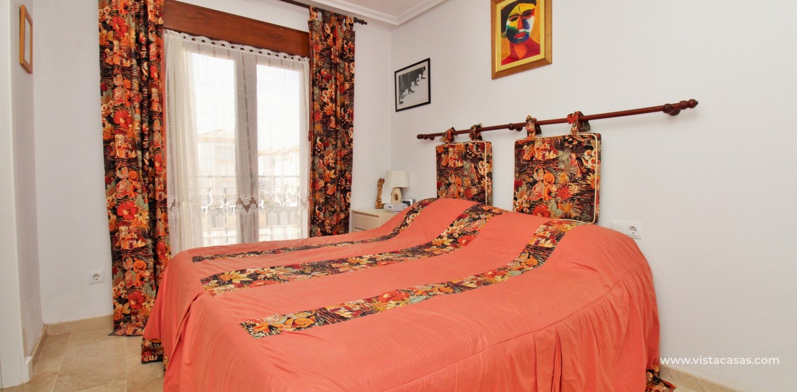 Penthouse apartment for sale Pau 8 Villamartin master bedroom