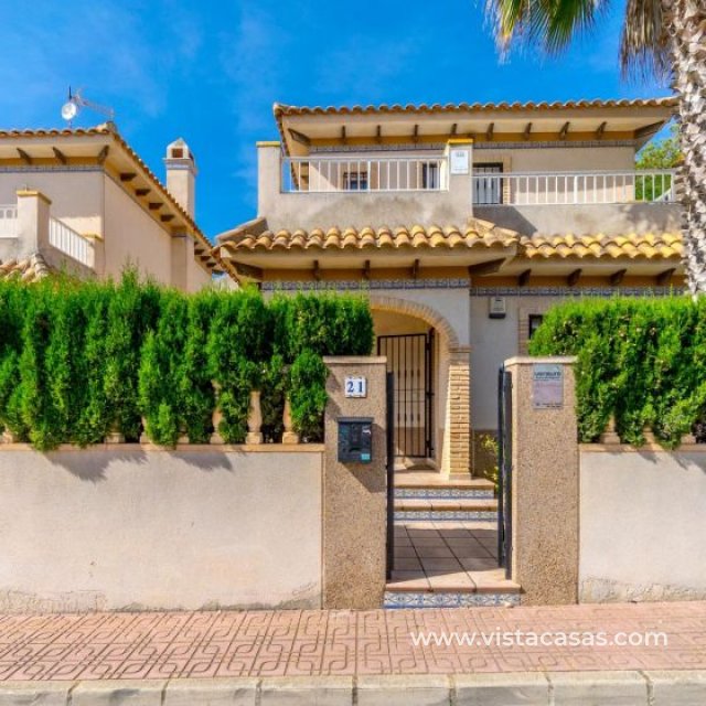 Villa - Resale - Torrevieja - Torrevieja
