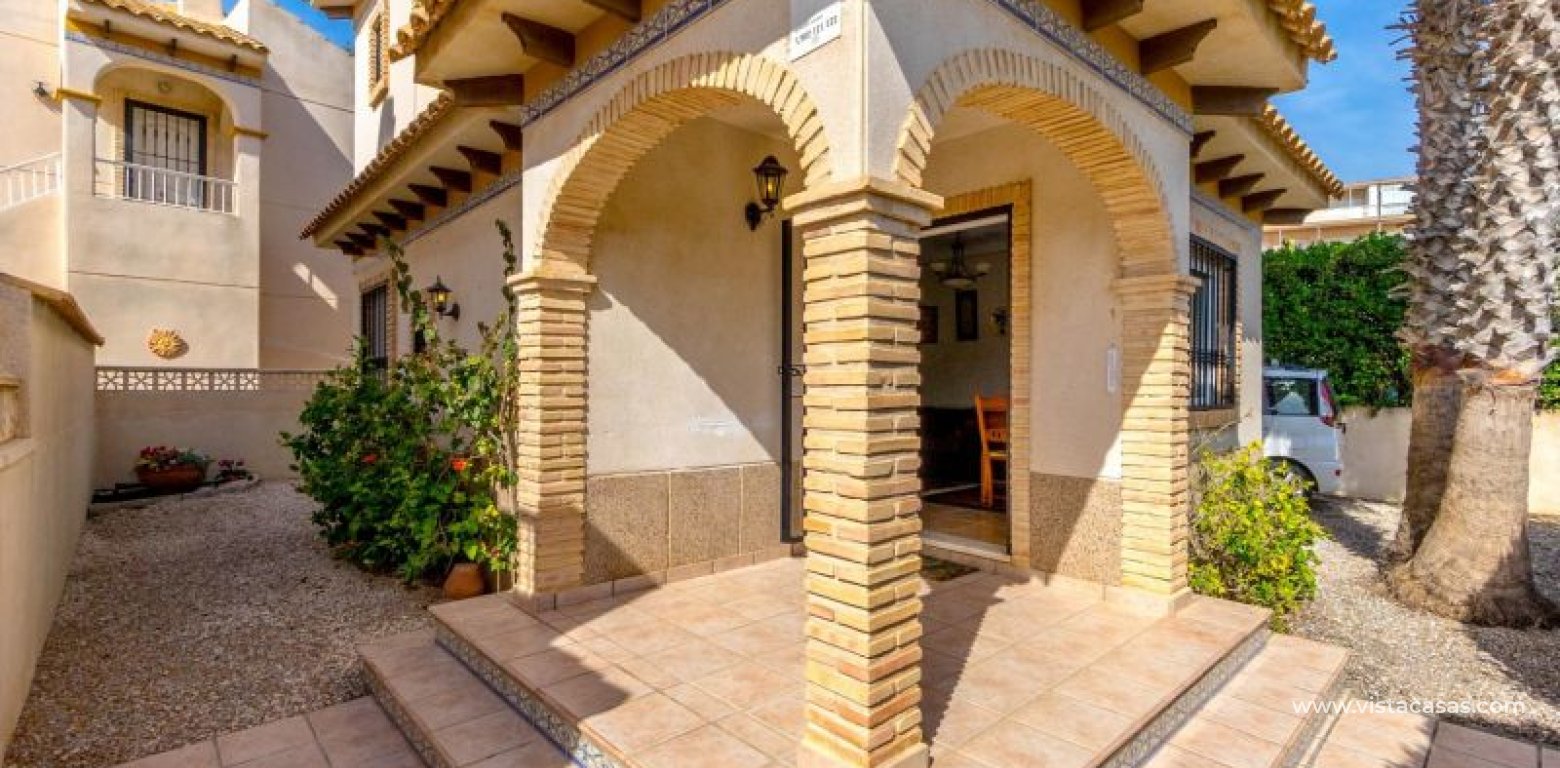 Resale - Villa - Torrevieja