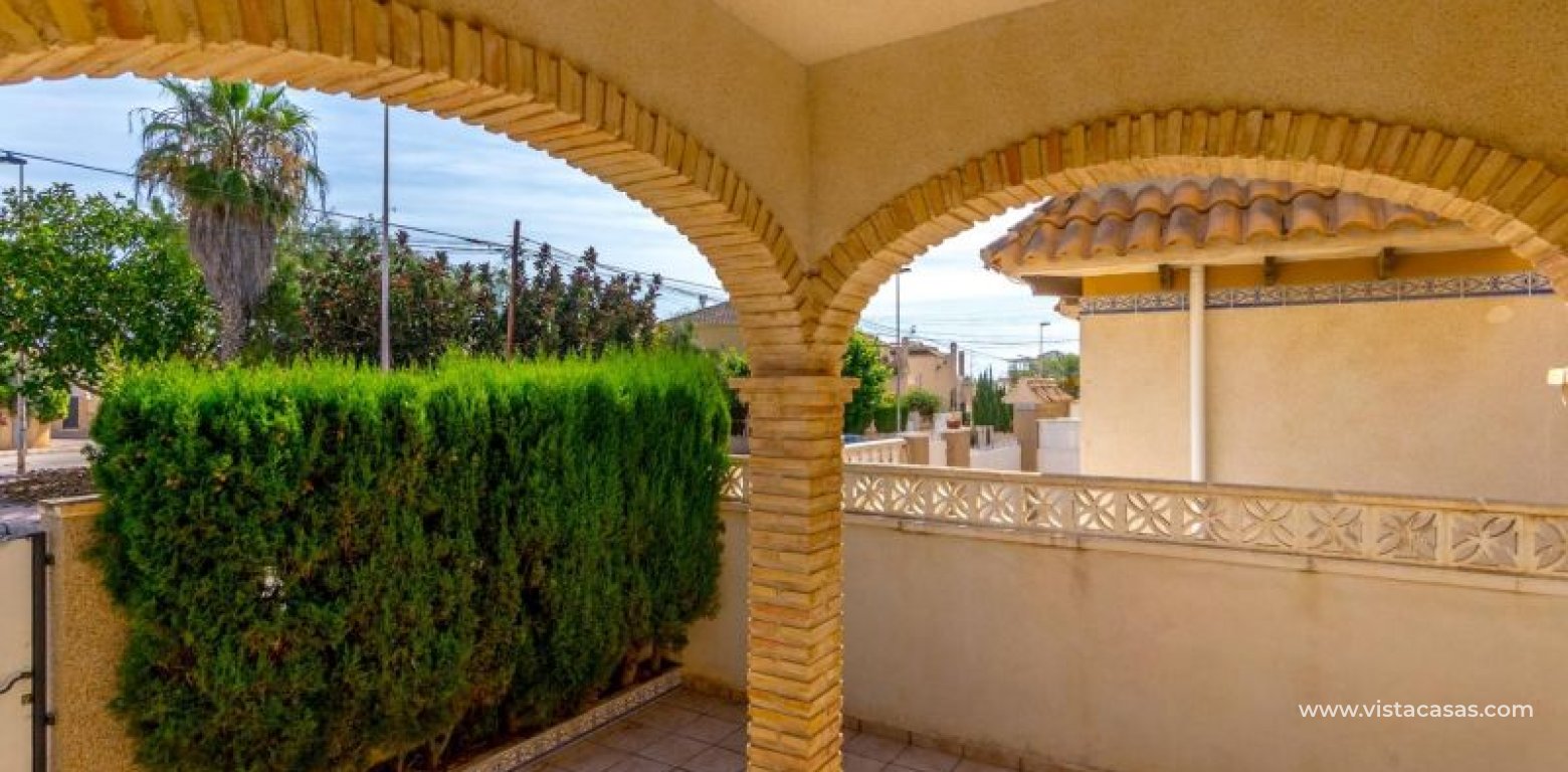 Resale - Villa - Torrevieja