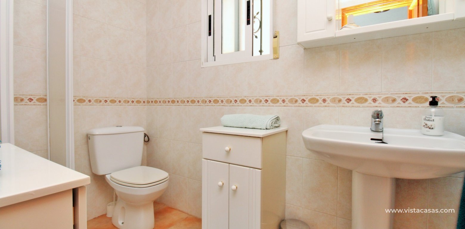 Villamartin 2 bed bungalow monte golf roof terrace pool for sale bathroom