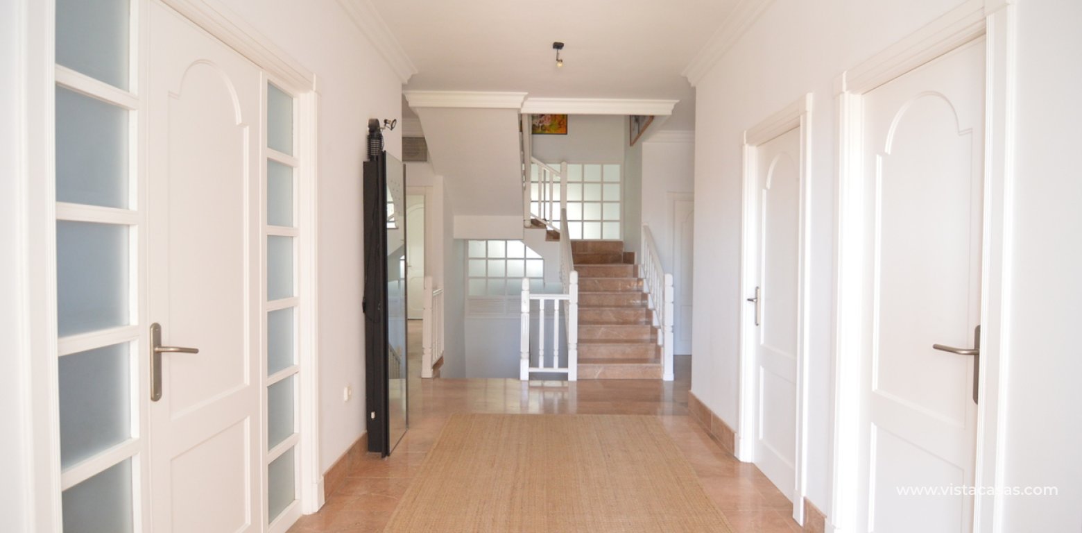 Resale - Villa - Torrevieja