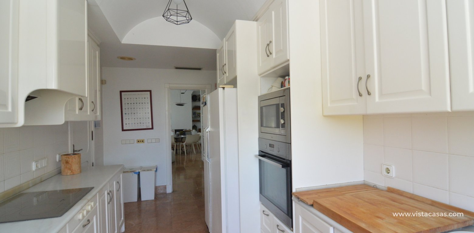 Resale - Villa - Torrevieja