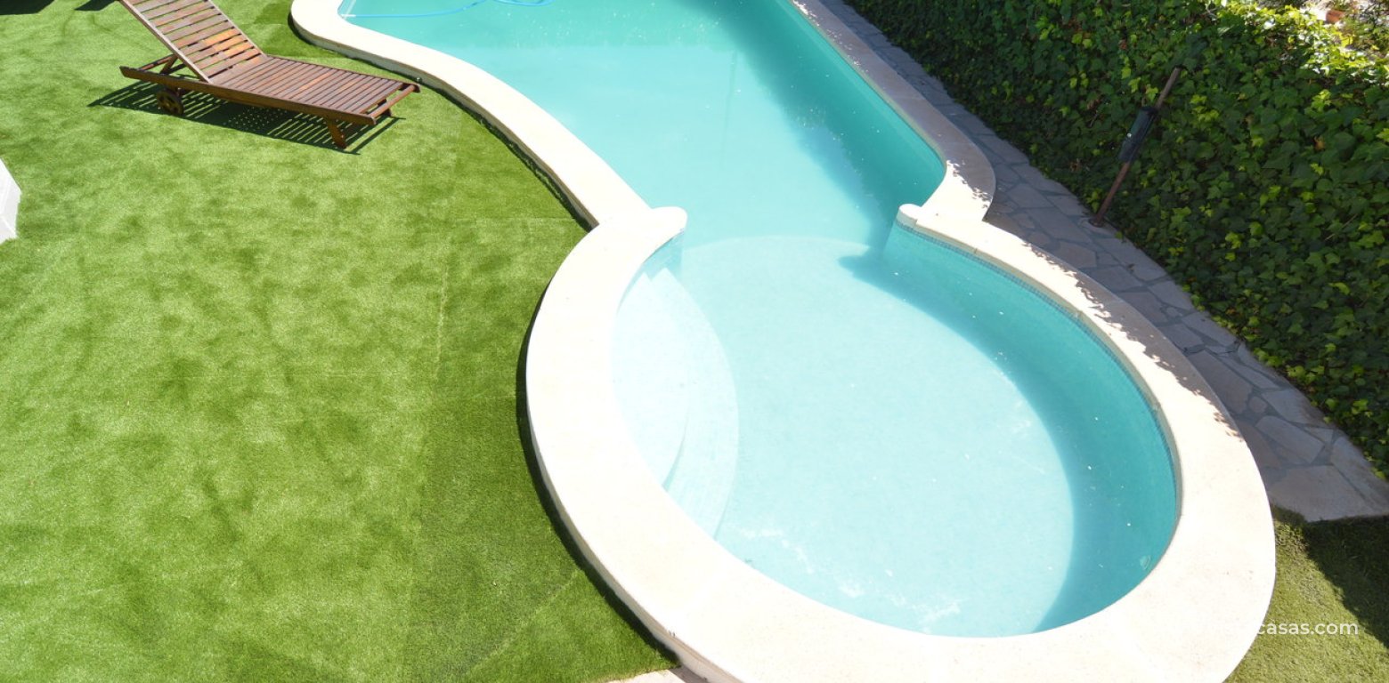 Resale - Villa - Torrevieja