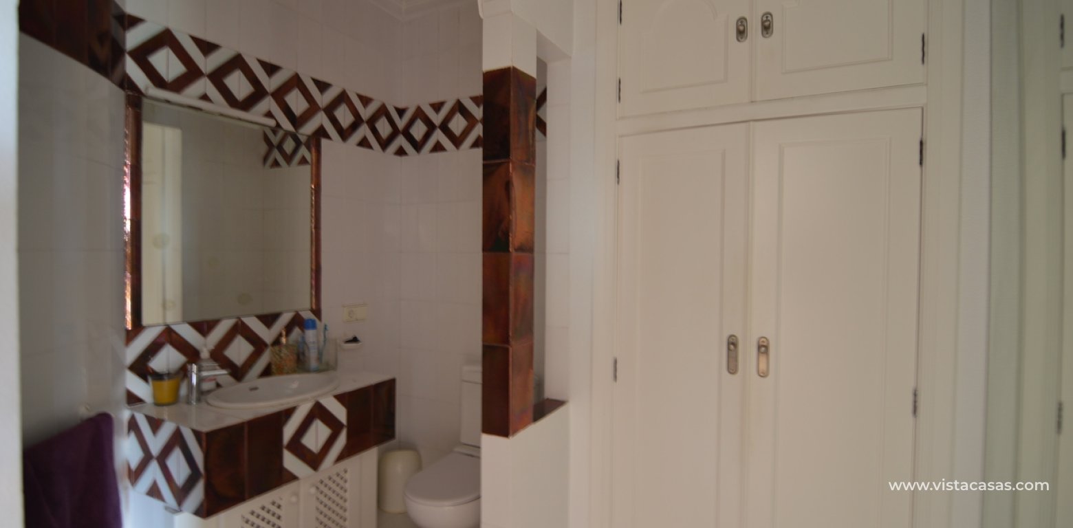 Resale - Villa - Torrevieja