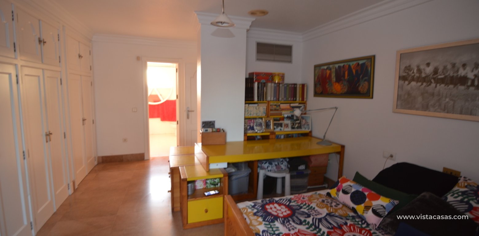 Resale - Villa - Torrevieja