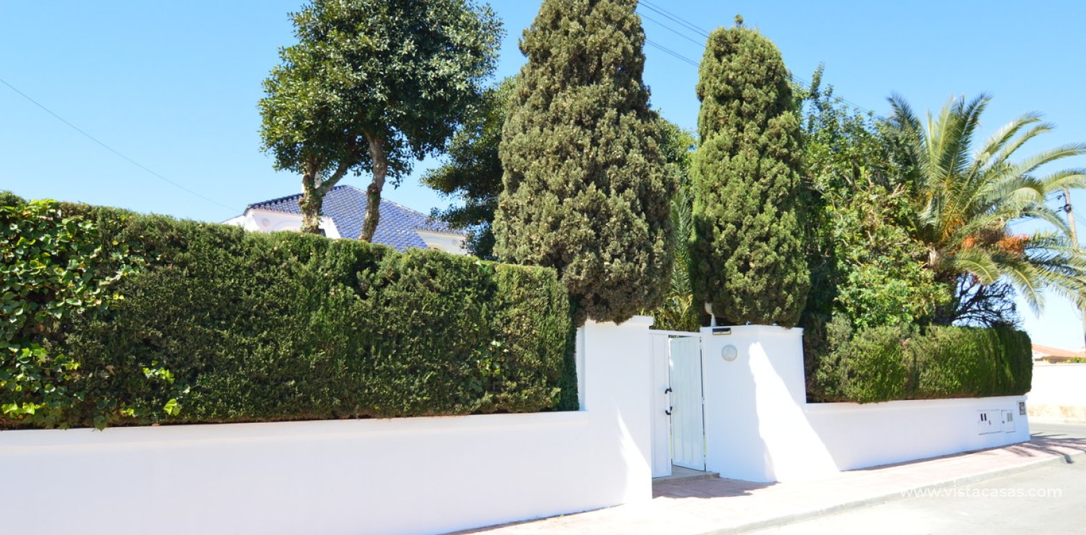 Resale - Villa - Torrevieja