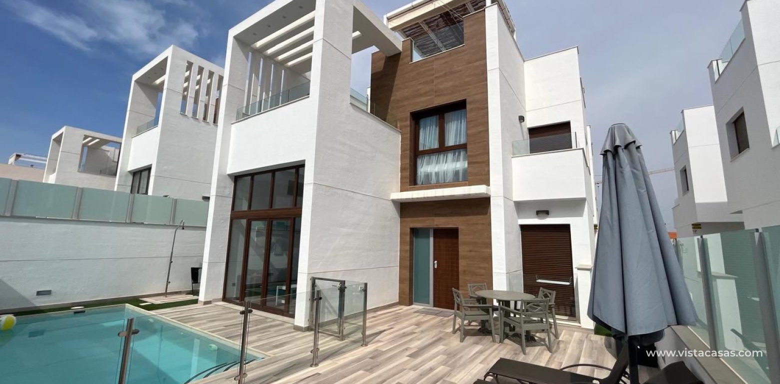 Sale - Villa - Los Altos