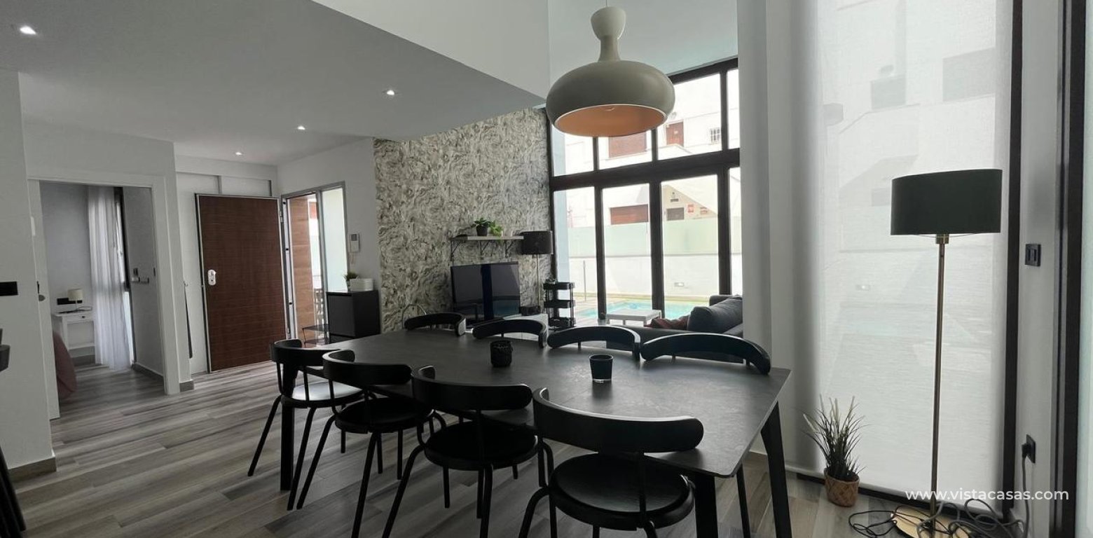 Sale - Villa - Los Altos