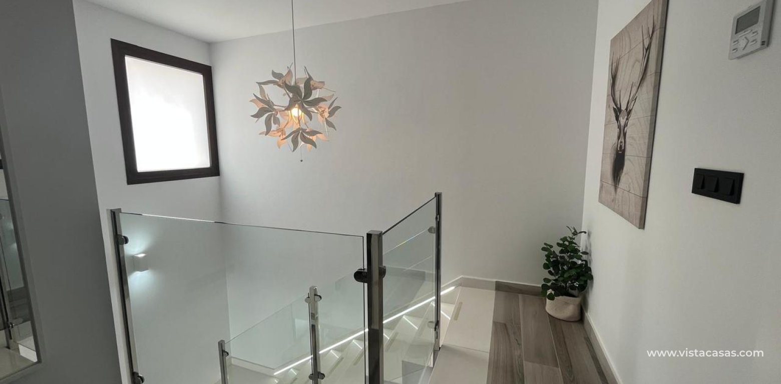 Sale - Villa - Los Altos