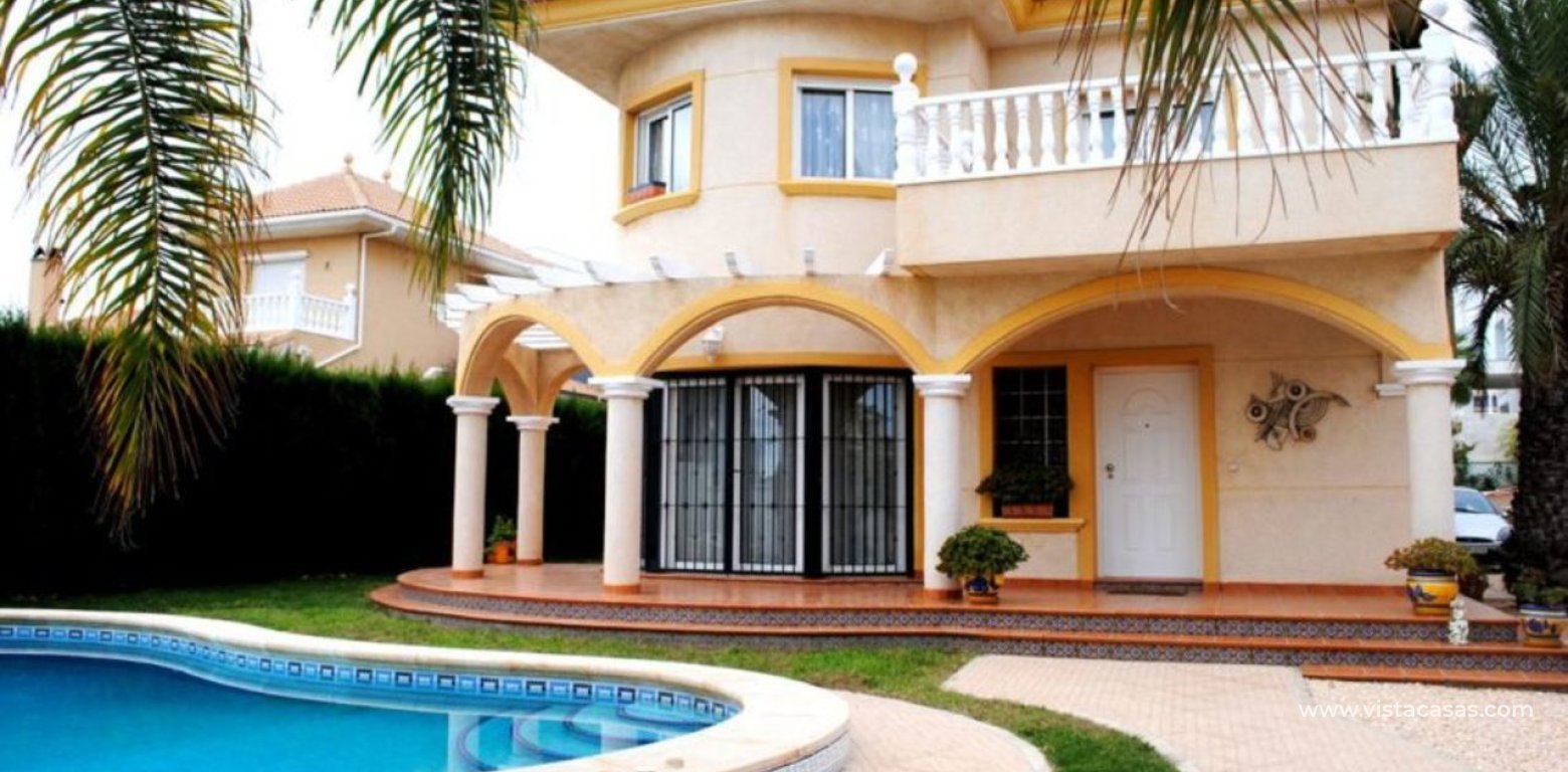 Venta - Chalet - La Zenia