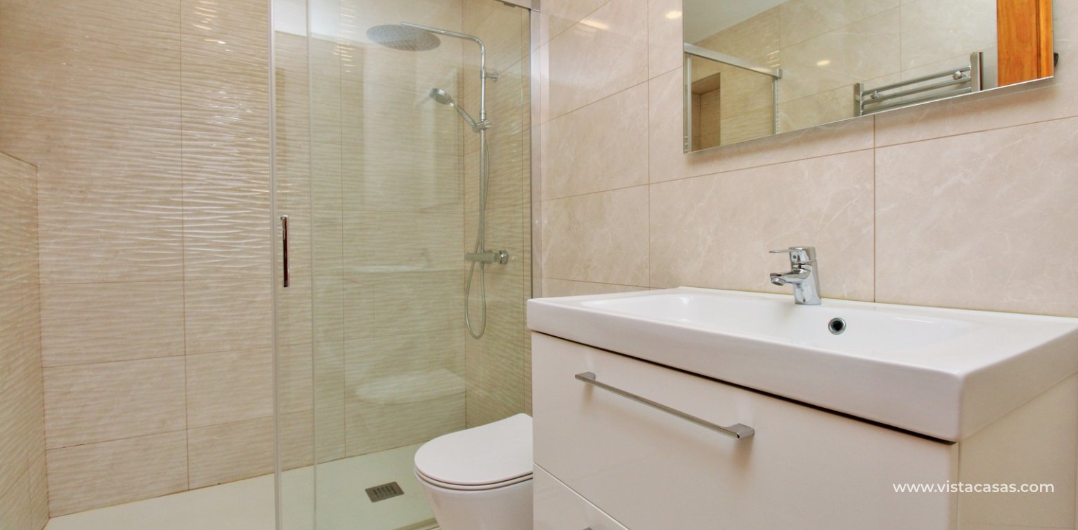 Villamartin apartment with private pool for sale bathroom