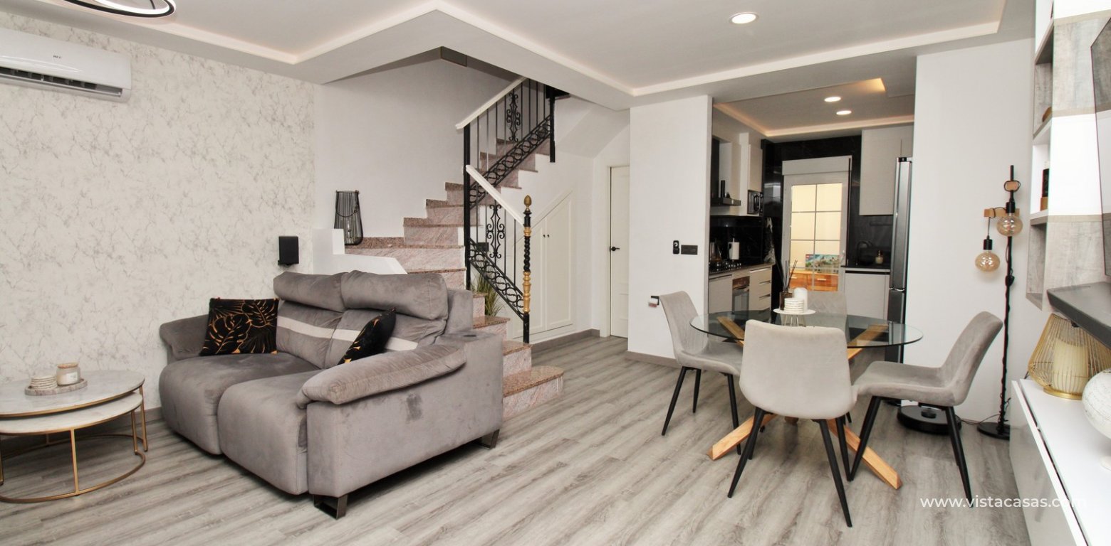 Renovated Townhouse For Sale Villamartin lounge