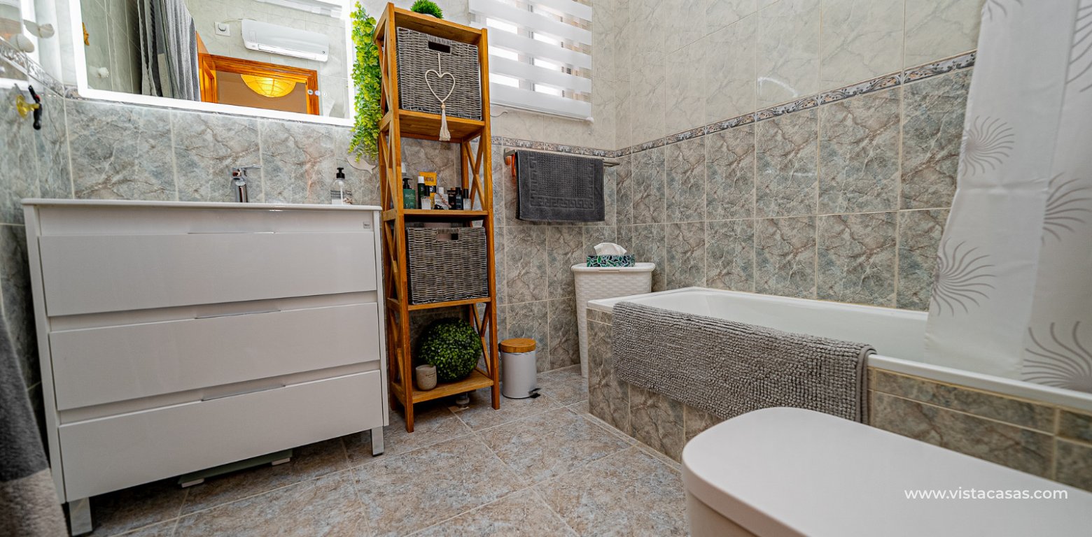 Resale - Villa - Villamartin