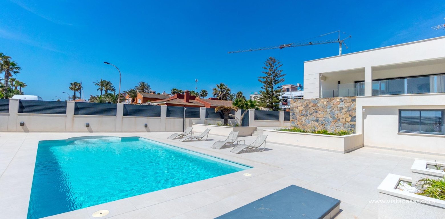 Resale - Villa - Torrevieja - La Veleta