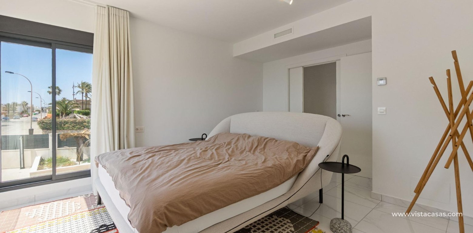 Resale - Villa - Torrevieja - La Veleta