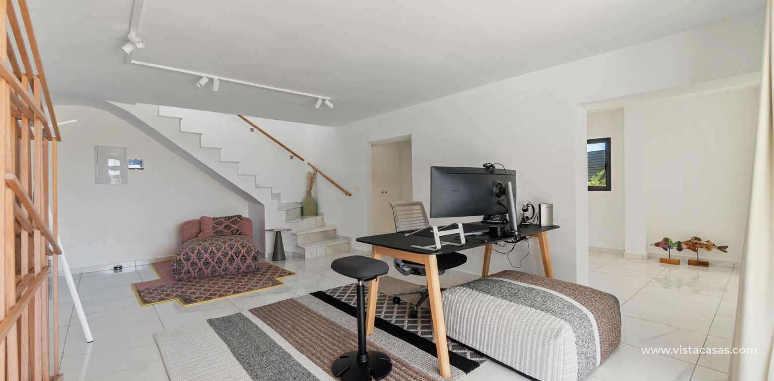 Resale - Villa - Torrevieja - La Veleta