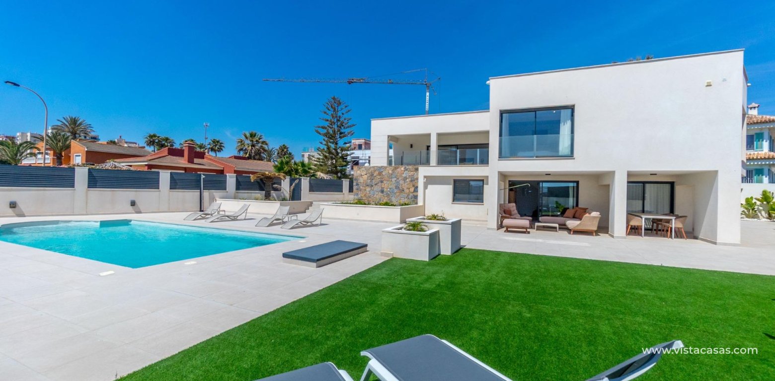 Resale - Villa - Torrevieja - La Veleta